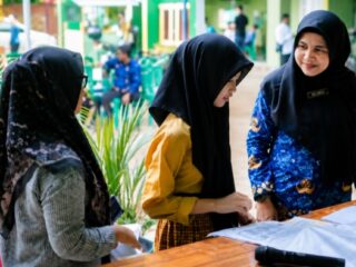 Kepala SMKN 3 Metro Tinjau Langsung Pelaksanaan SPMB 2026 Hari Ketiga